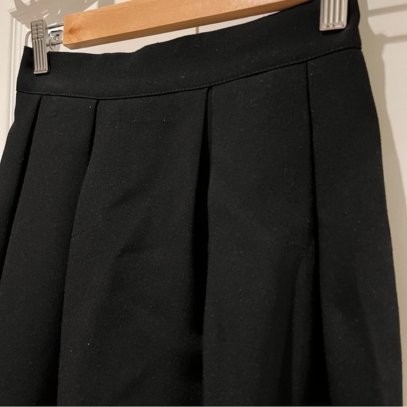 Korean Brand Box Pleated Midi Skirt - Picture 5 of 11